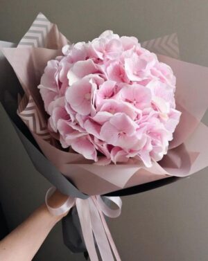 Монобукет из розовой гортензии Доставка цветов в Новосибирске