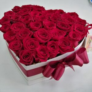 Сердце из роз с БОЛЬШИМ БУТОНОМ! Доставка цветов в Новосибирске